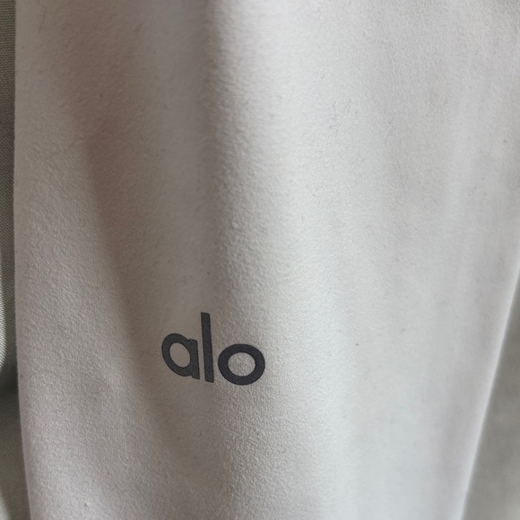 ALO Yoga White Leggings - Picture 9 of 10